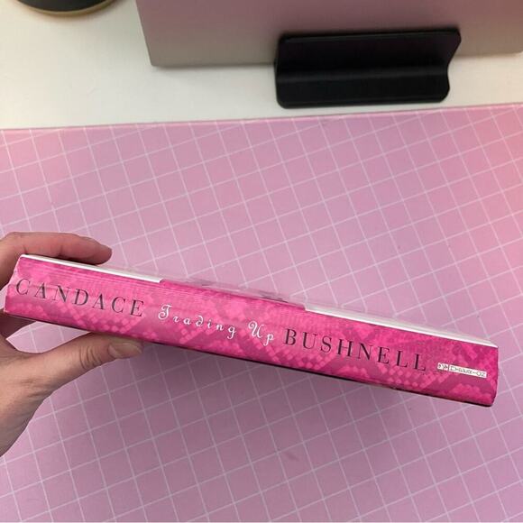โ๏ธ5 for $20โ๏ธ Trading Up by Candace Bushnell Hardcover Book - Picture 3 of 4